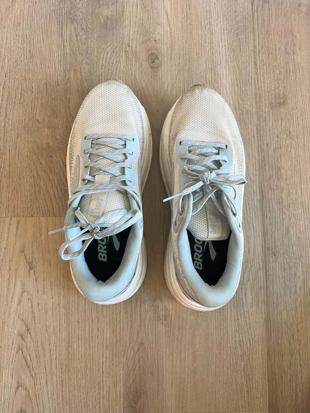 Brooks, Women's Ghost Max 2 Running/Walking Shoes, Baby Blue/White, Gum Sole, 7 - Picture 6 of 6